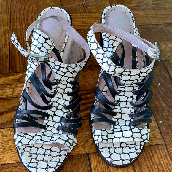 Anthropologie Shoes - Vintage peep toe heel